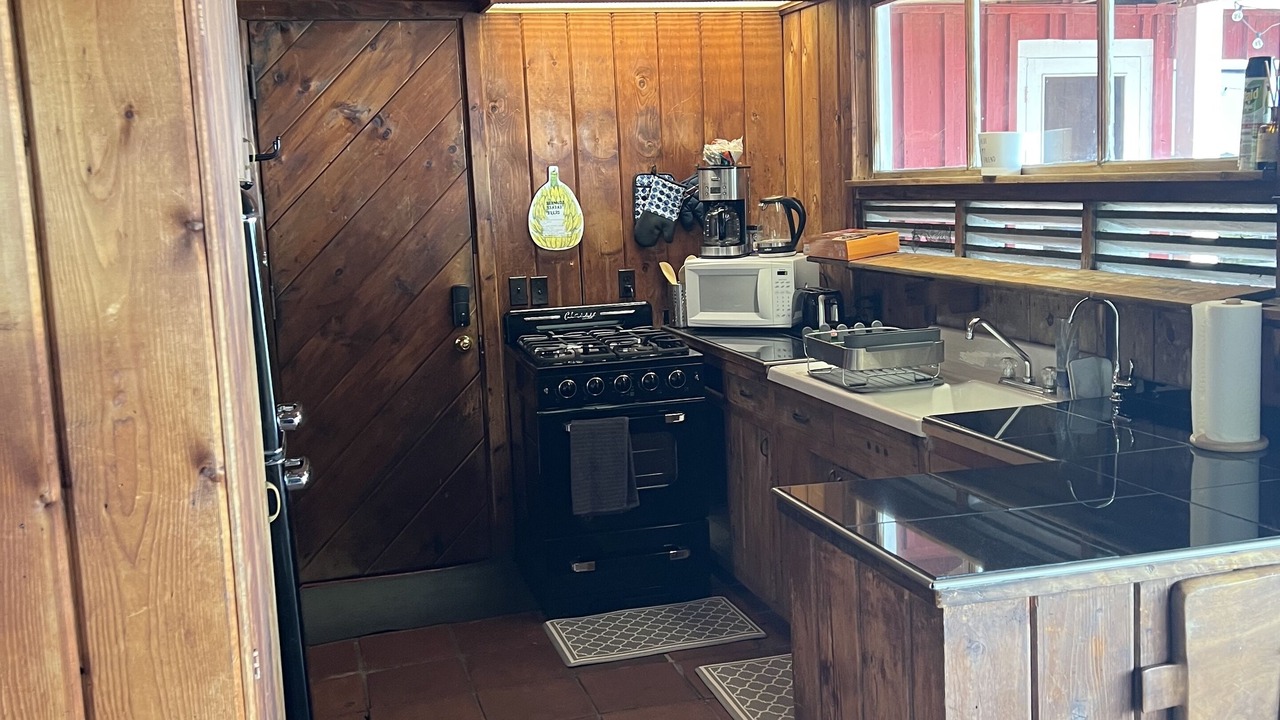 Photo of Kitchen in Port Colborne