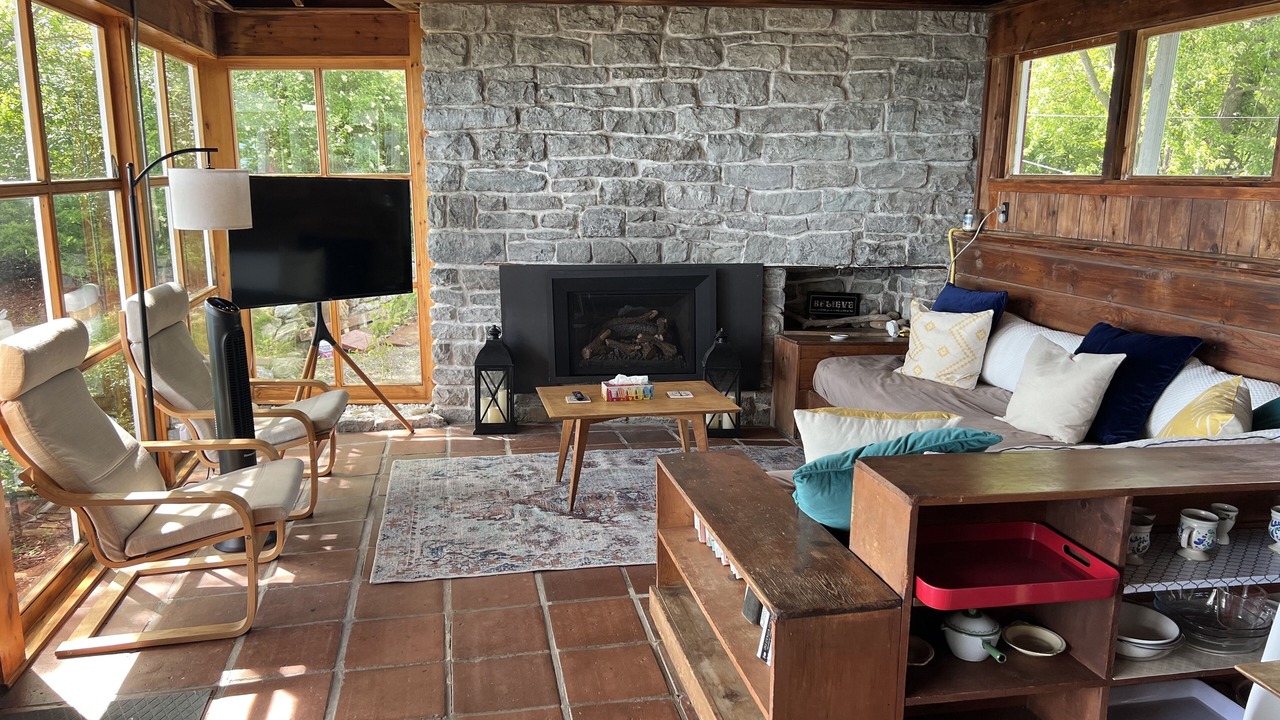 Photo of Livingroom in Port Colborne