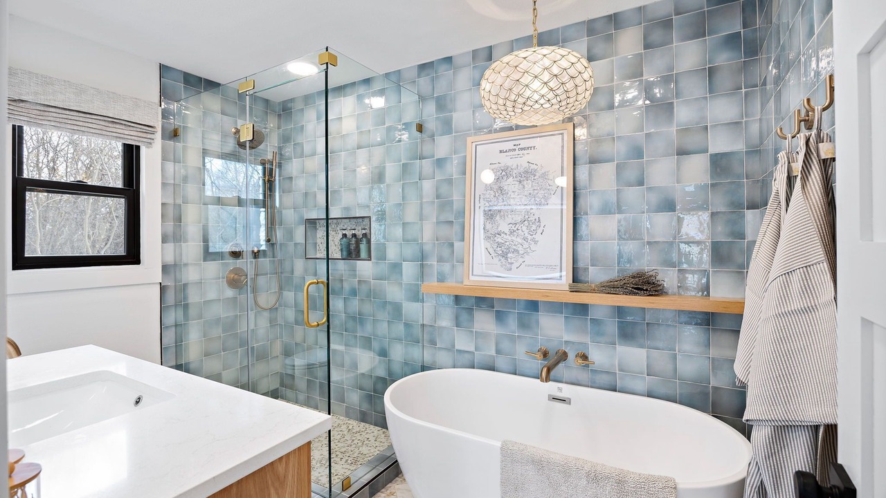 Photo of Bathroom in Blanco