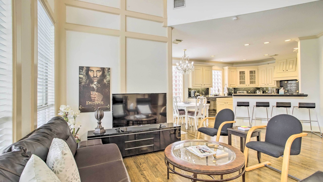 Photo of Livingroom in Spring Branch East