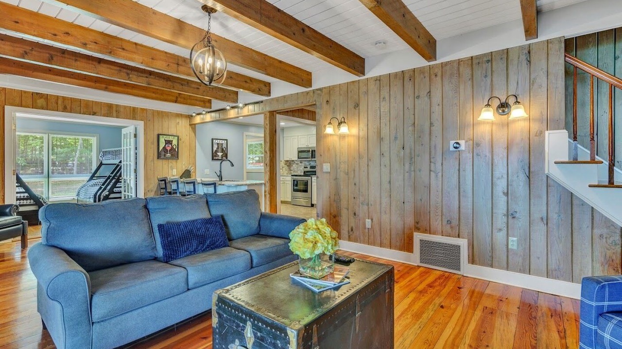 Photo of Livingroom in Huddleston
