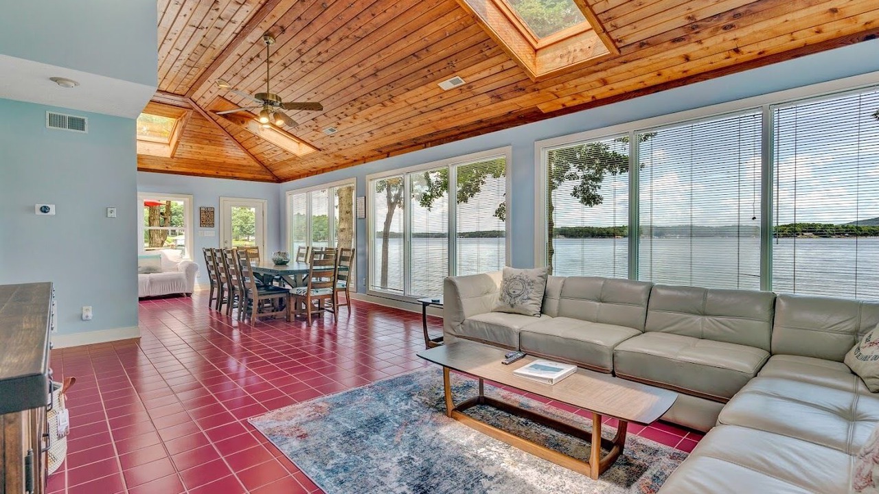 Photo of Livingroom in Huddleston