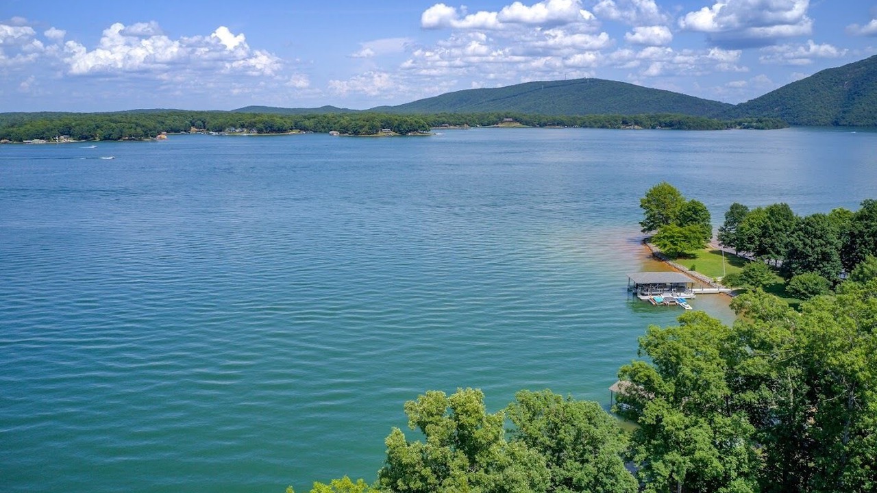 Photo of Others in Huddleston