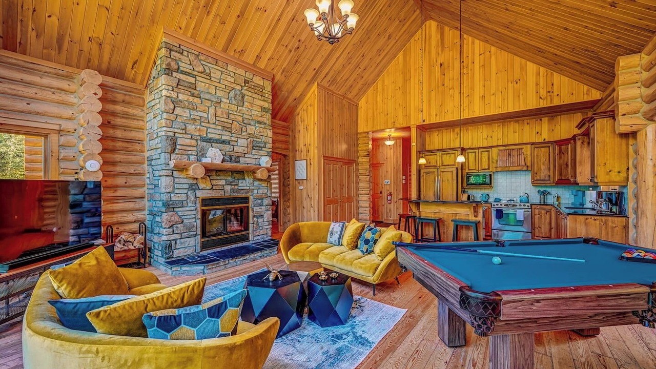 Photo of Livingroom in Fiddler Lake Resort