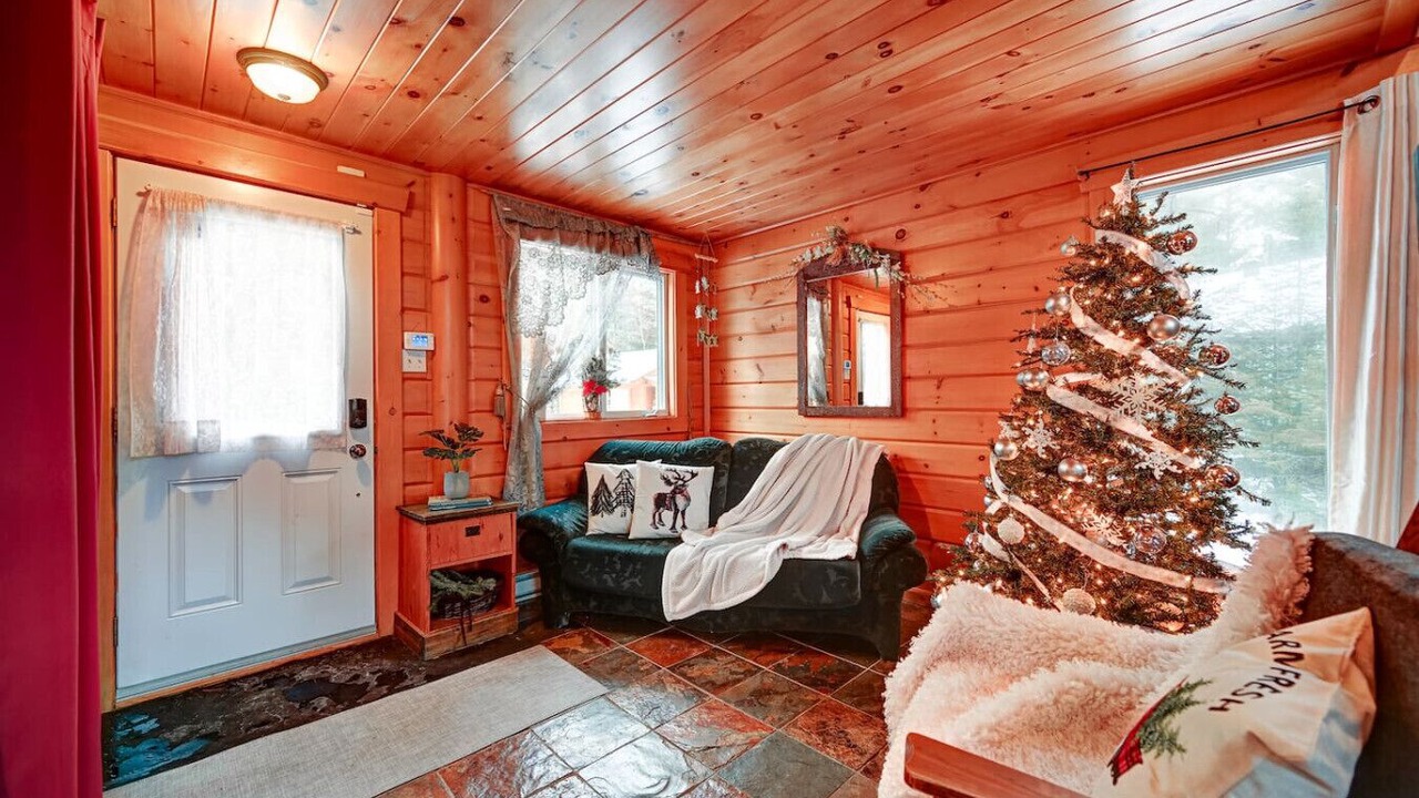 Photo of Livingroom in Chertsey