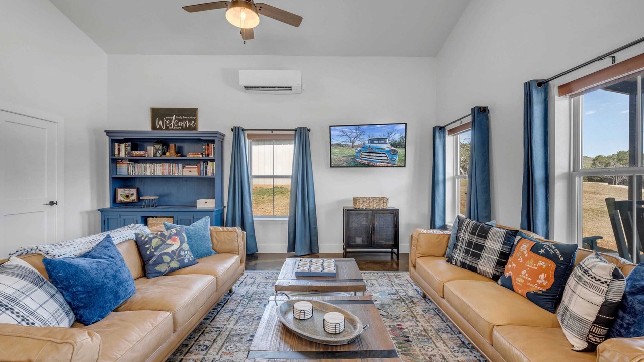 Photo of Livingroom in Burnet