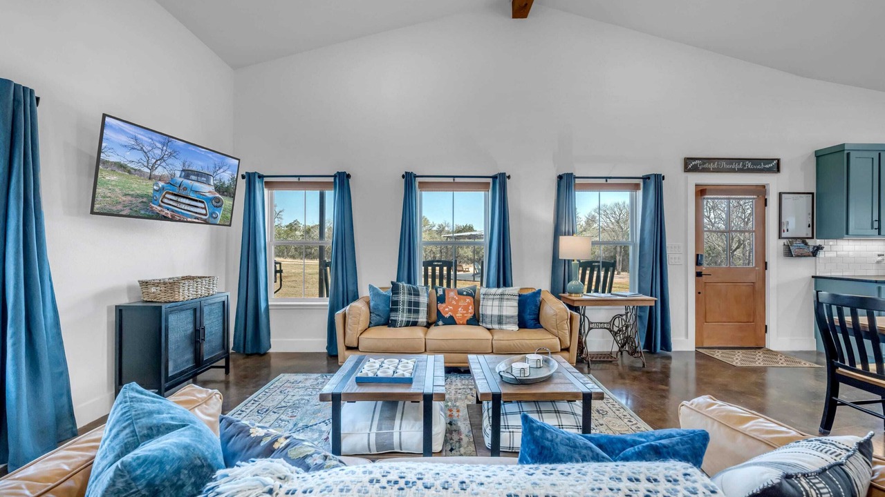 Photo of Livingroom in Burnet