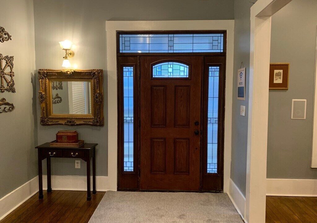 Photo of Others in Uptown