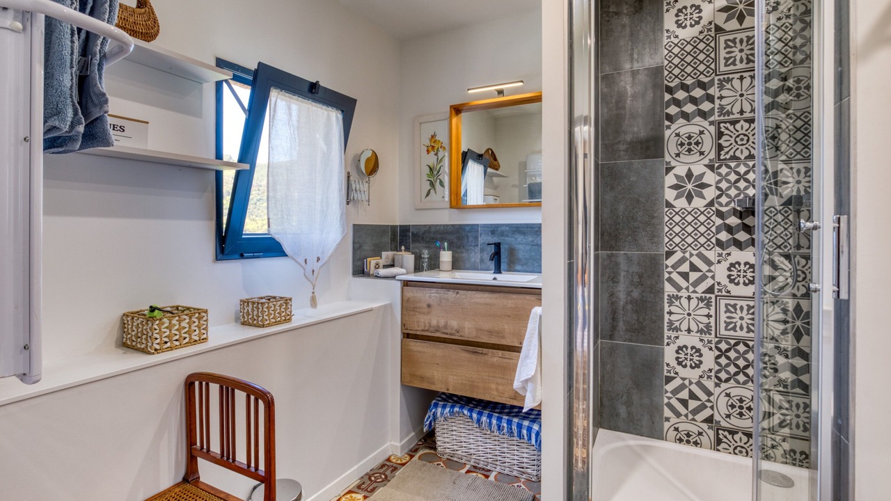 Photo of Bathroom in La Tour-Sur-Orb