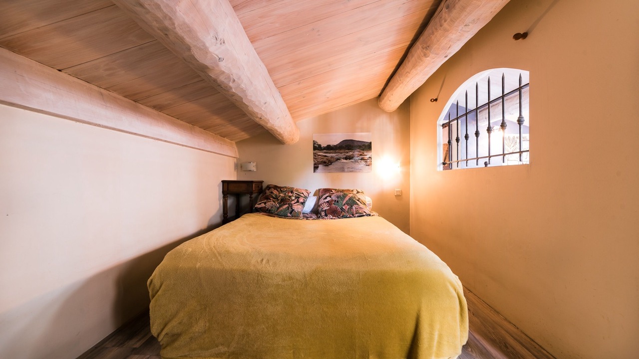 Photo of Bedroom in Aups