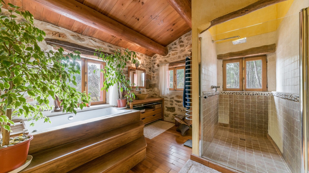 Photo of Others in Aups