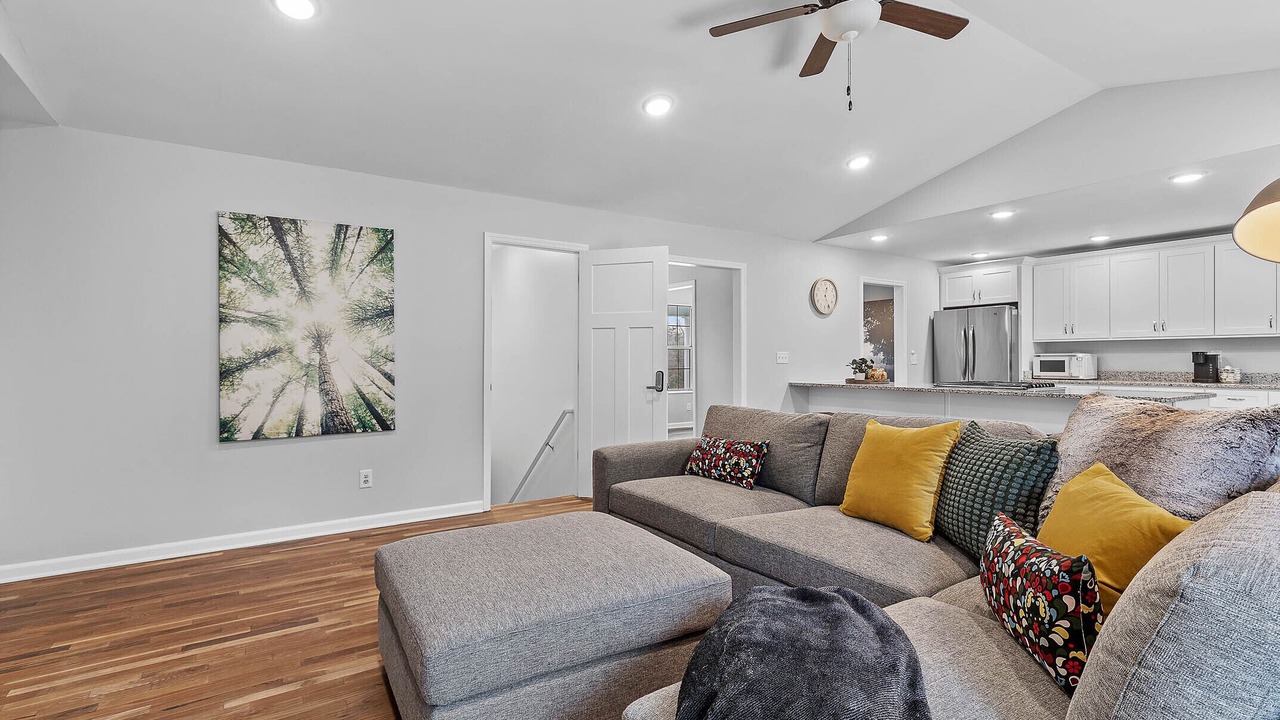 Photo of Livingroom in Cleveland