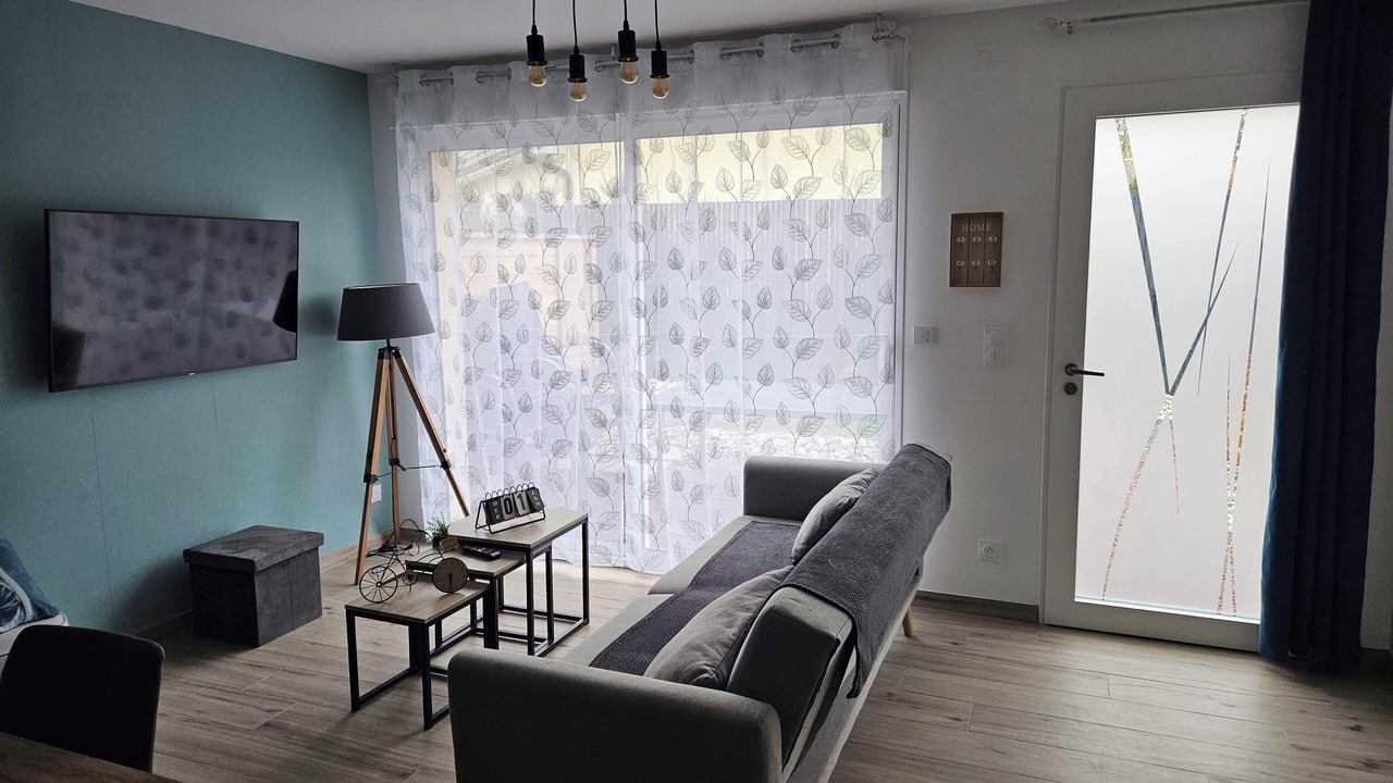 Photo of Livingroom in Saint-Remy-Boscrocourt