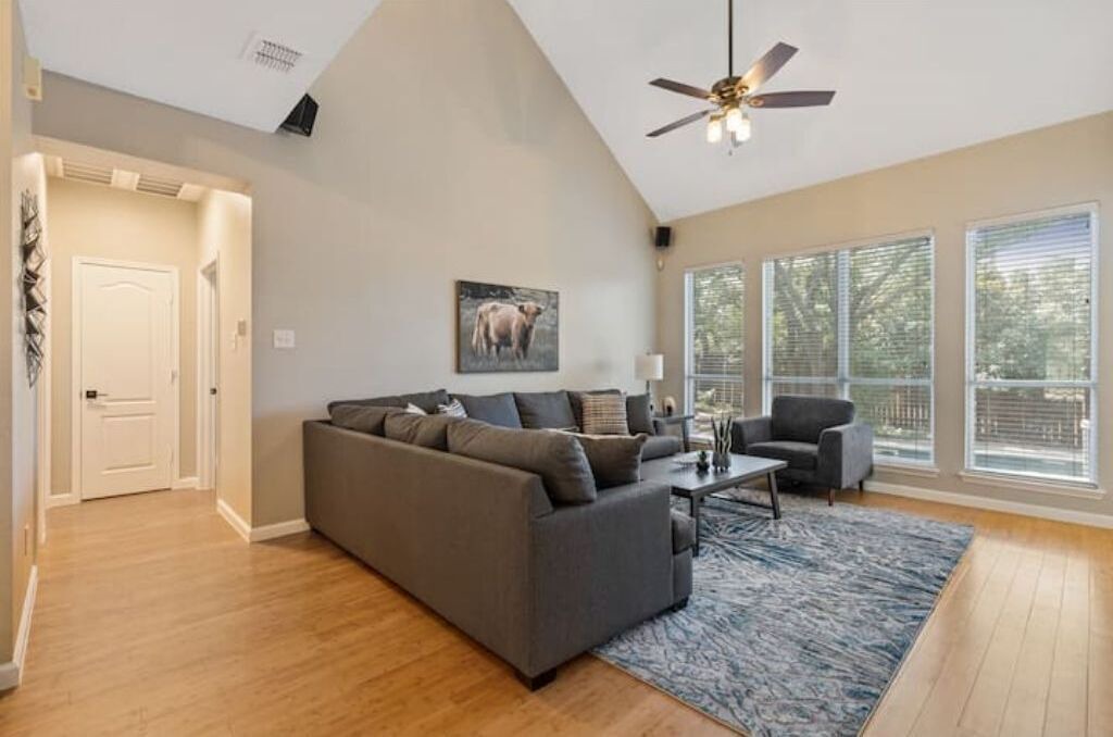 Photo of Livingroom in North Richland Hills