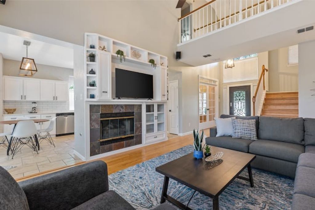 Photo of Livingroom in North Richland Hills