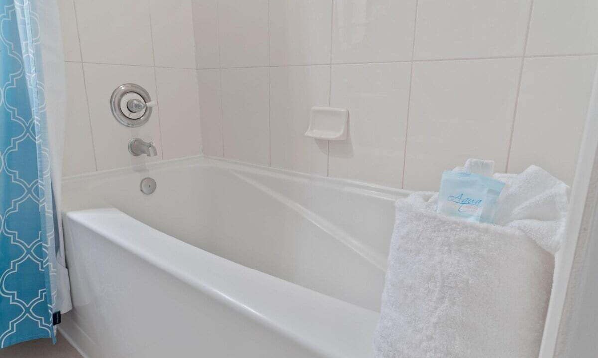 Photo of Bathroom in Baytowne Wharf