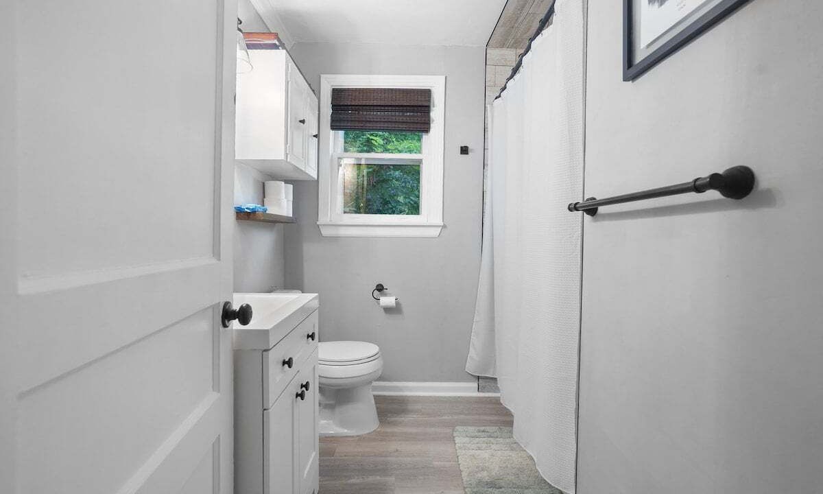 Photo of Bathroom in Glencliff