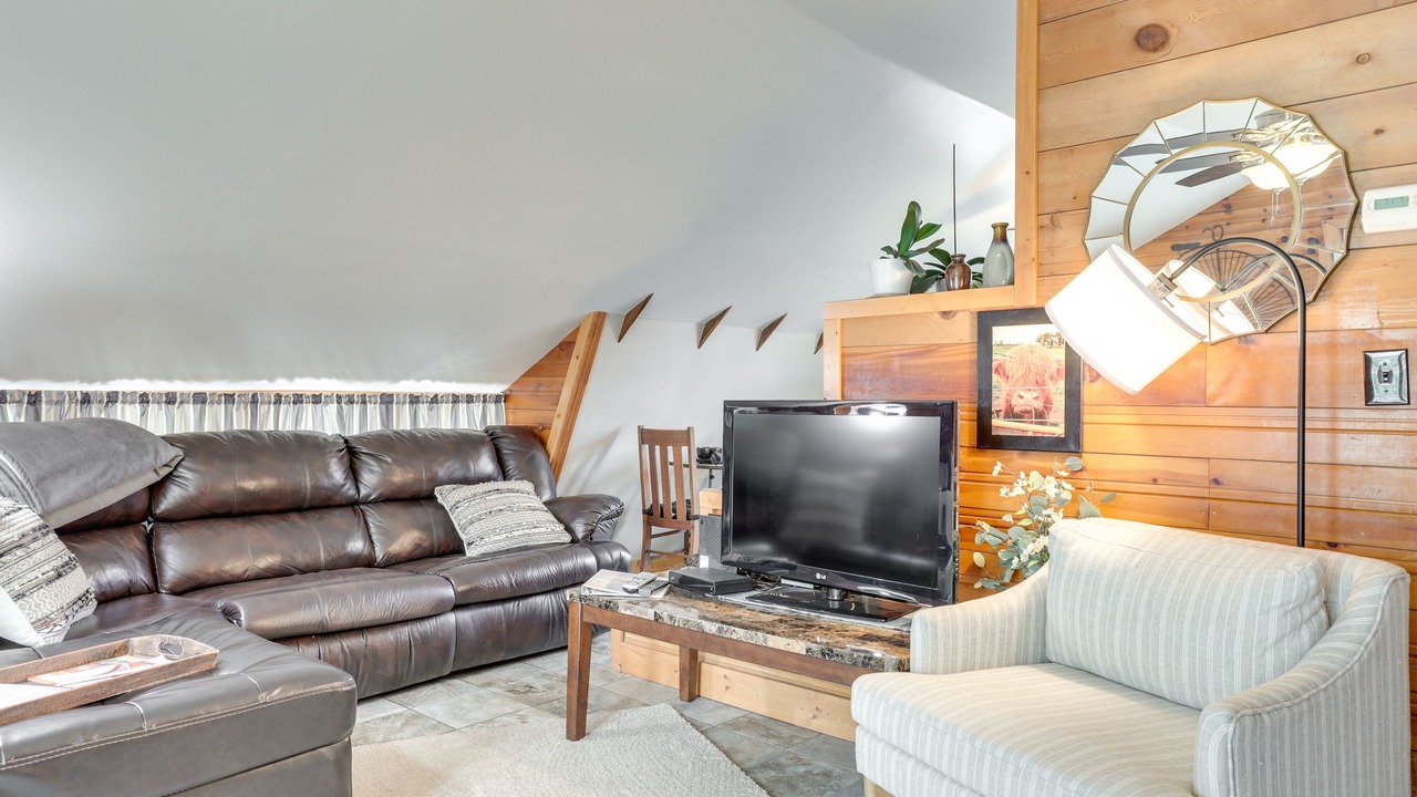 Photo of Livingroom in Holmesville
