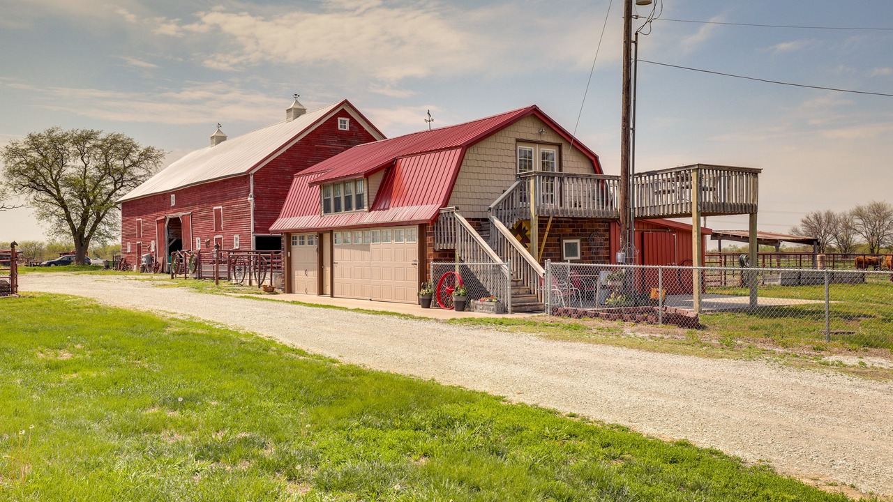 Photo of Others in Holmesville