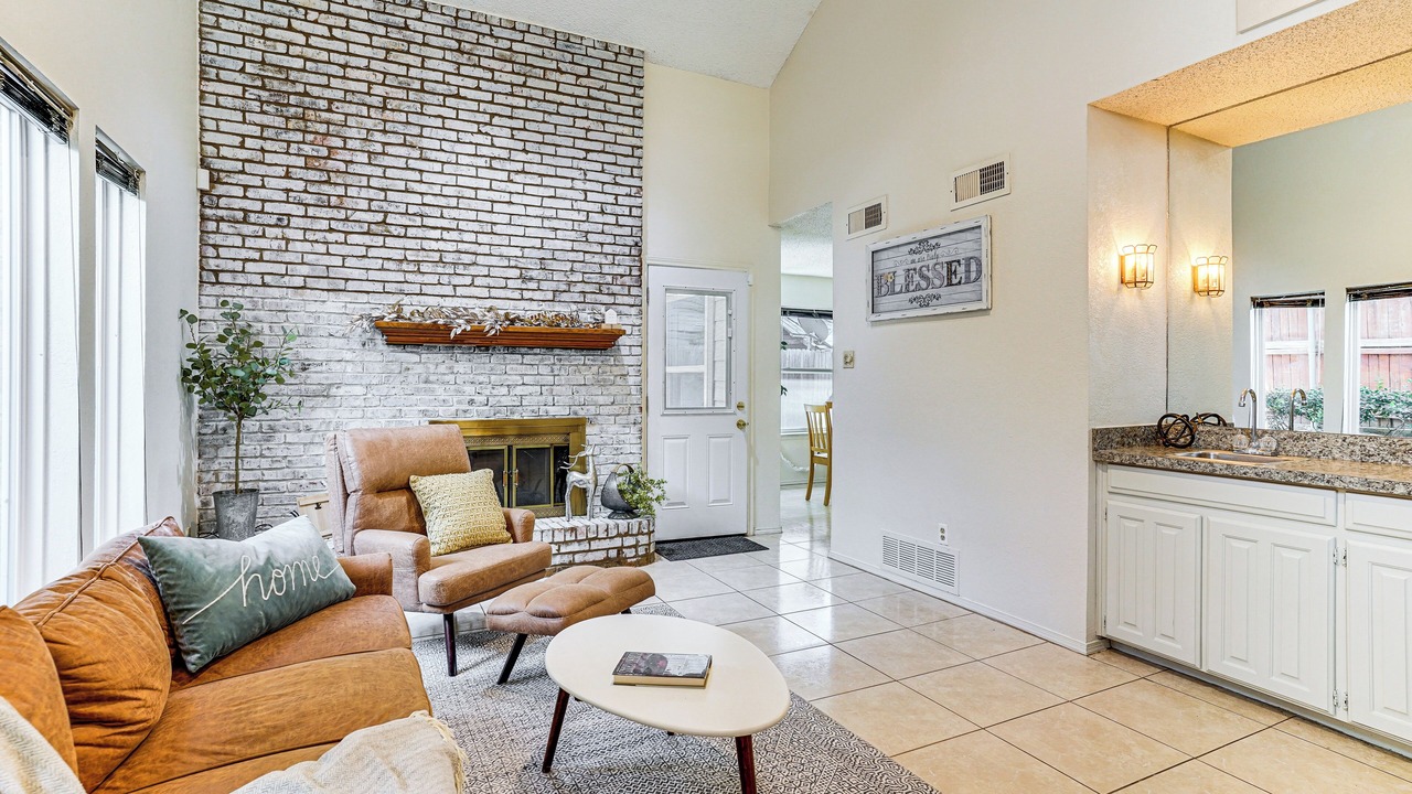 Photo of Livingroom in West Arlington