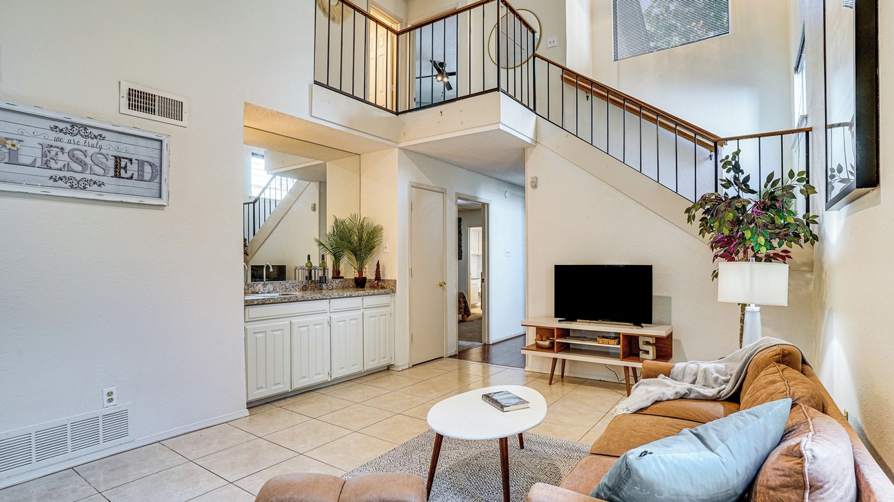 Photo of Livingroom in West Arlington