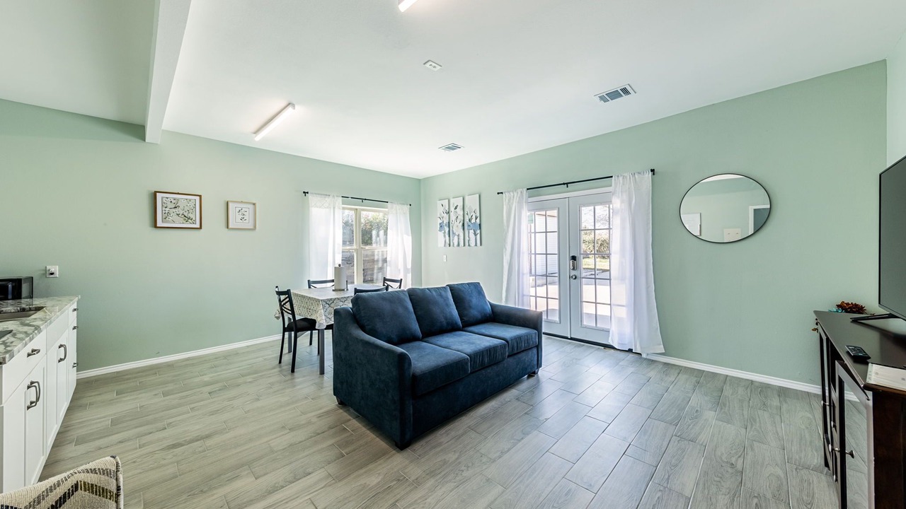 Photo of Livingroom in Hutto