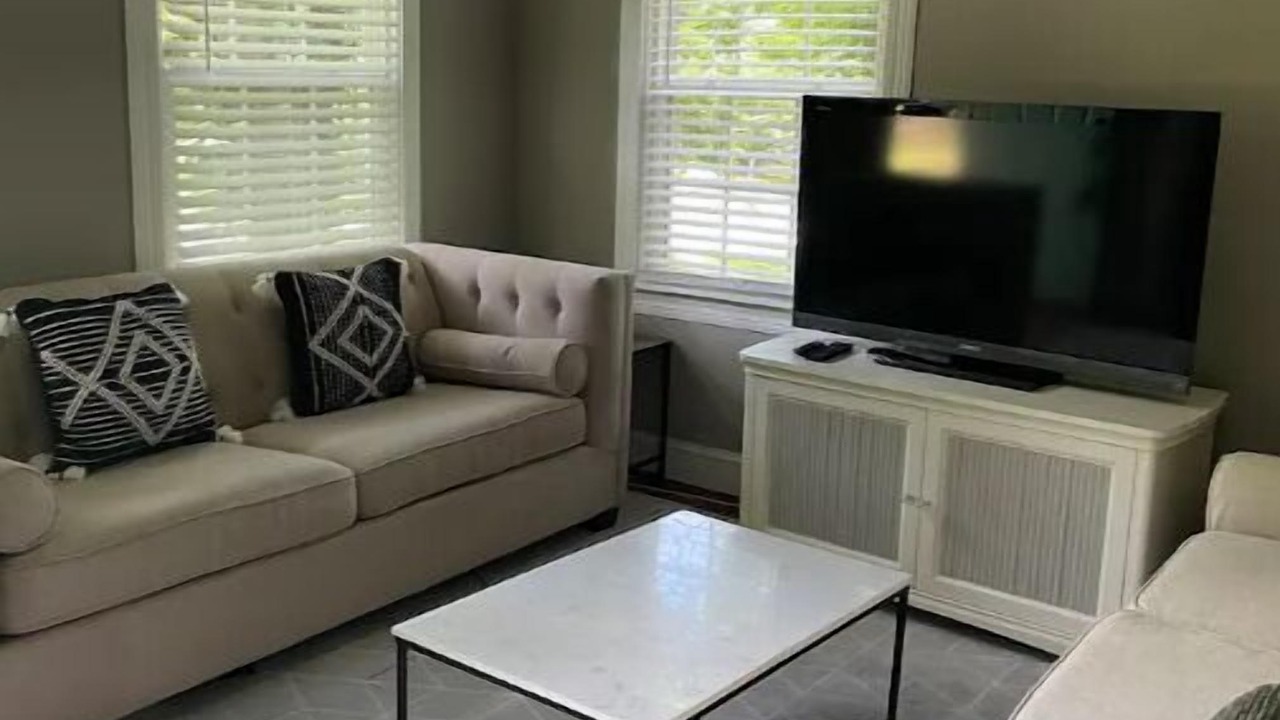 Photo of Livingroom in Chapel Hill