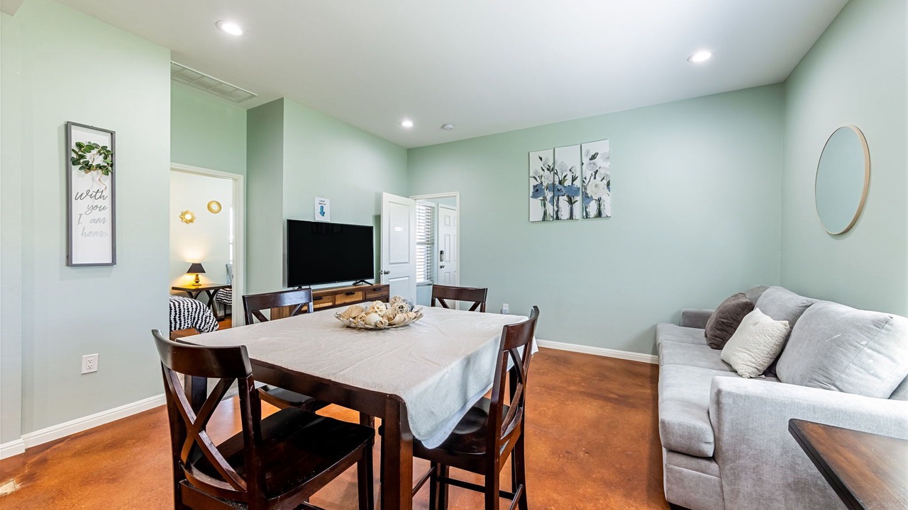 Photo of Livingroom in Hutto
