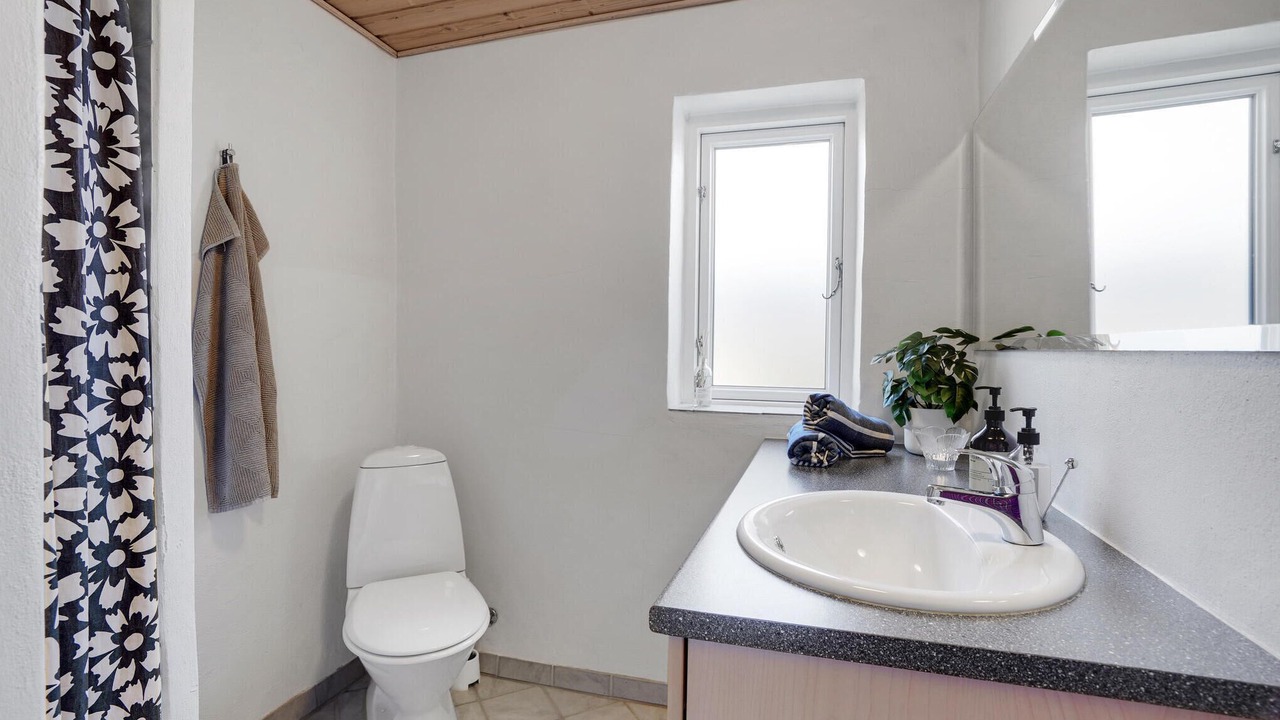 Photo of Bathroom in Fjand Badeby