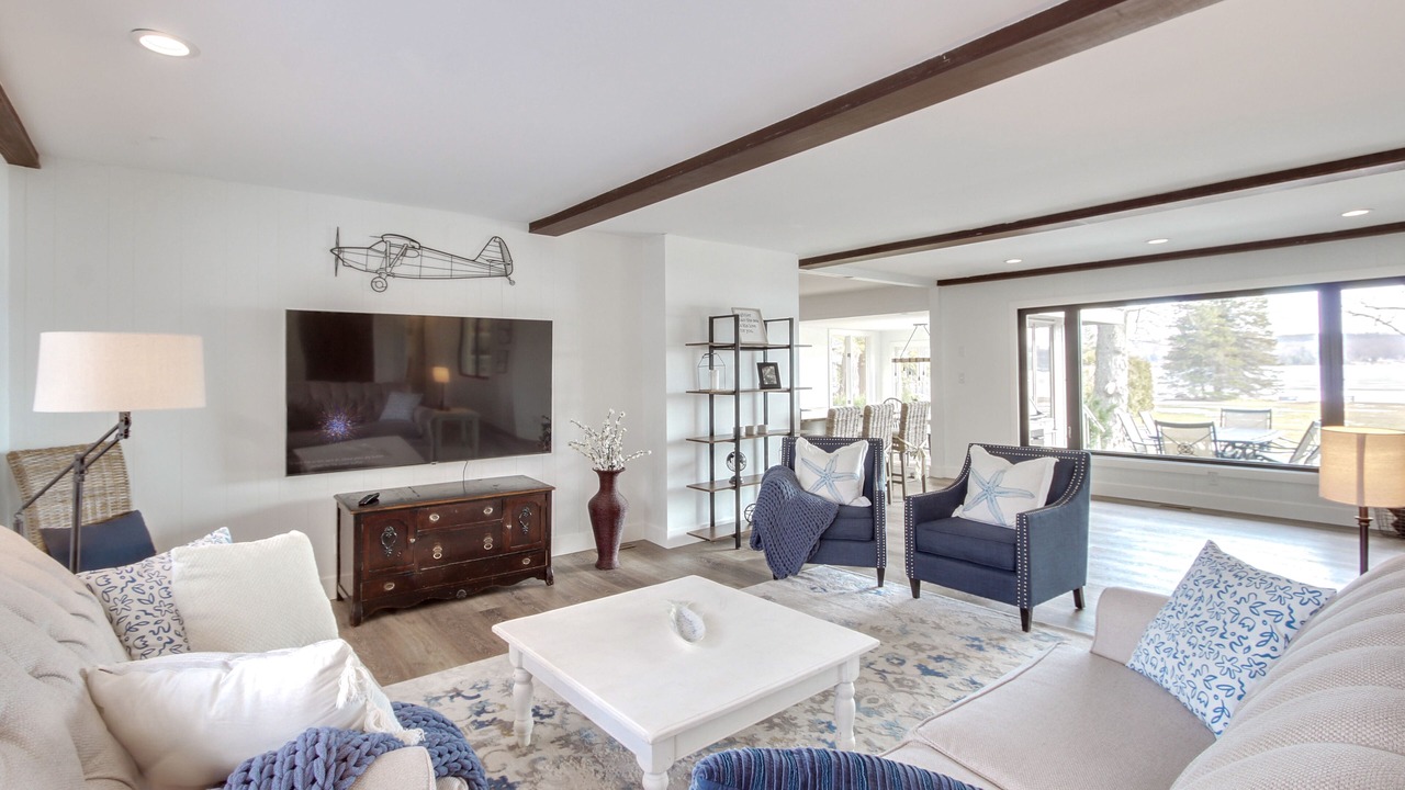 Photo of Livingroom in Duck Lake Peninsula