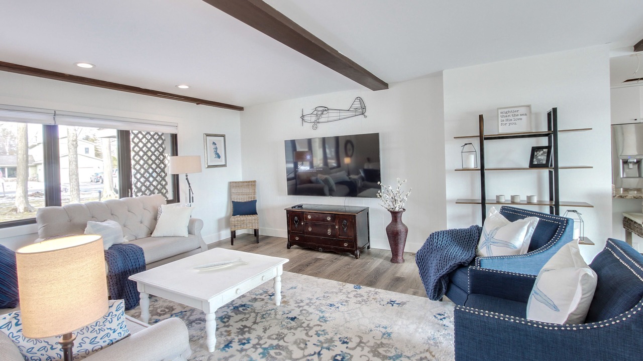 Photo of Livingroom in Duck Lake Peninsula
