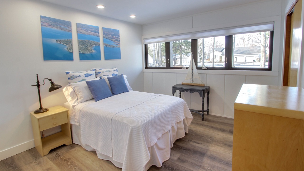 Photo of Bedroom in Duck Lake Peninsula
