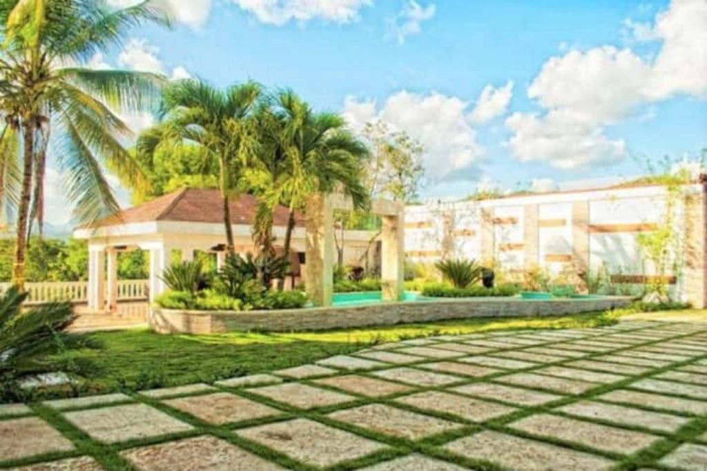 Photo of Outdoor in Pedro Brand