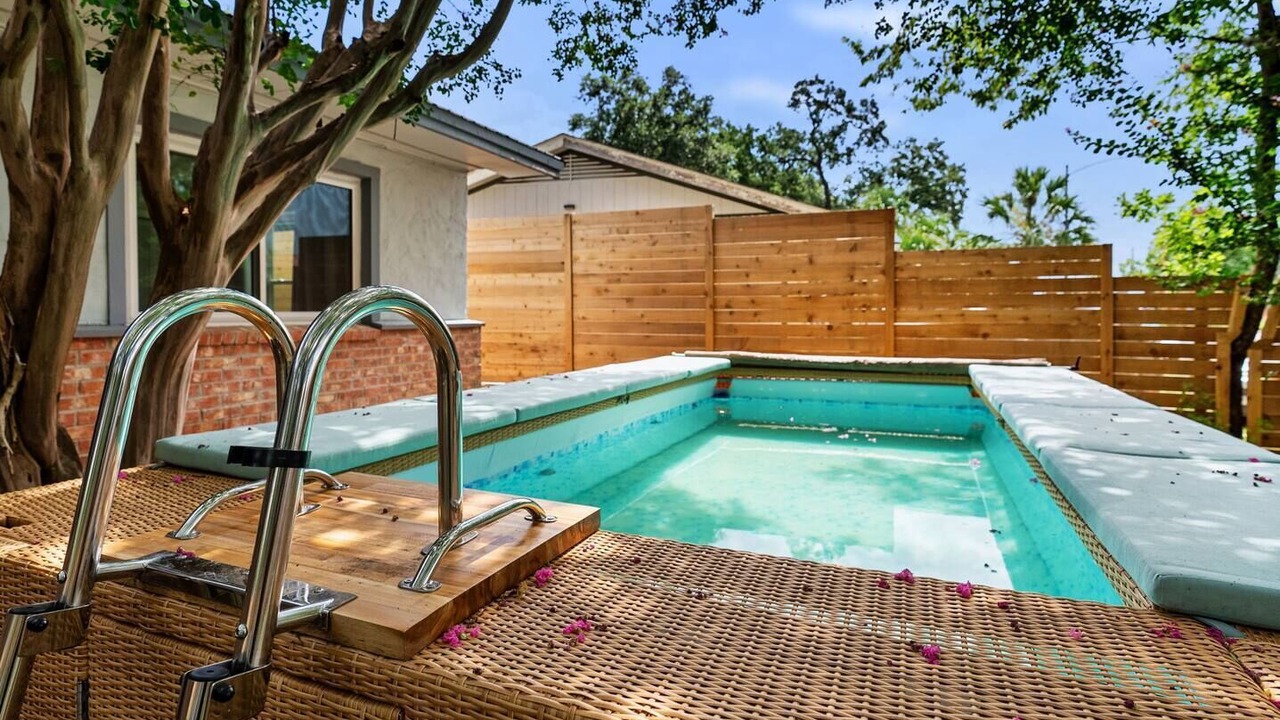 Photo of Outdoor in Rosewood