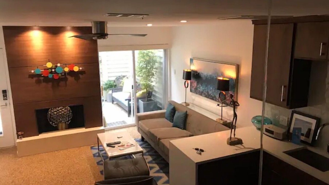Photo of Livingroom in Turtle Creek