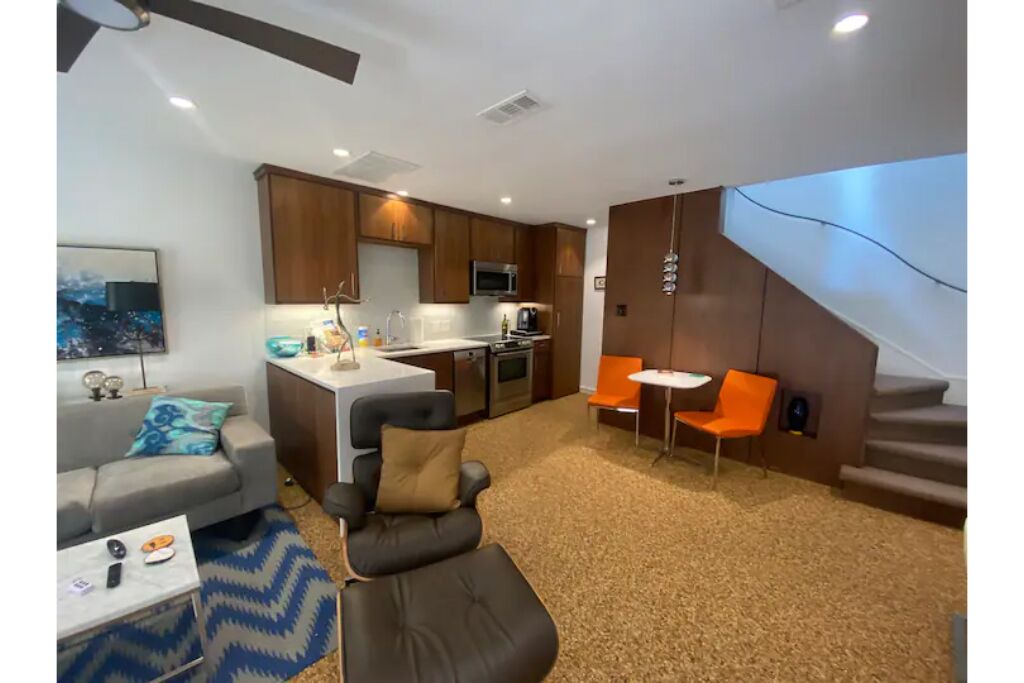 Photo of Livingroom in Turtle Creek