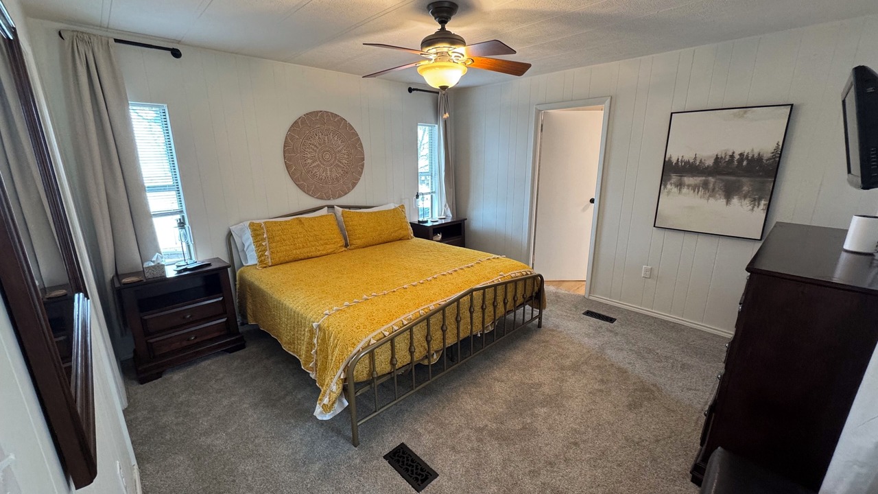 Photo of Bedroom in Log Cabin