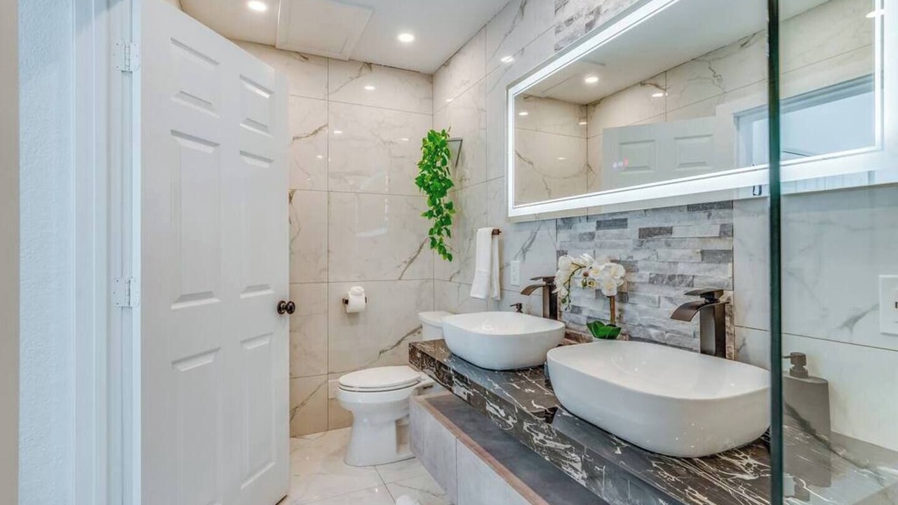 Photo of Bathroom in Croissant Park