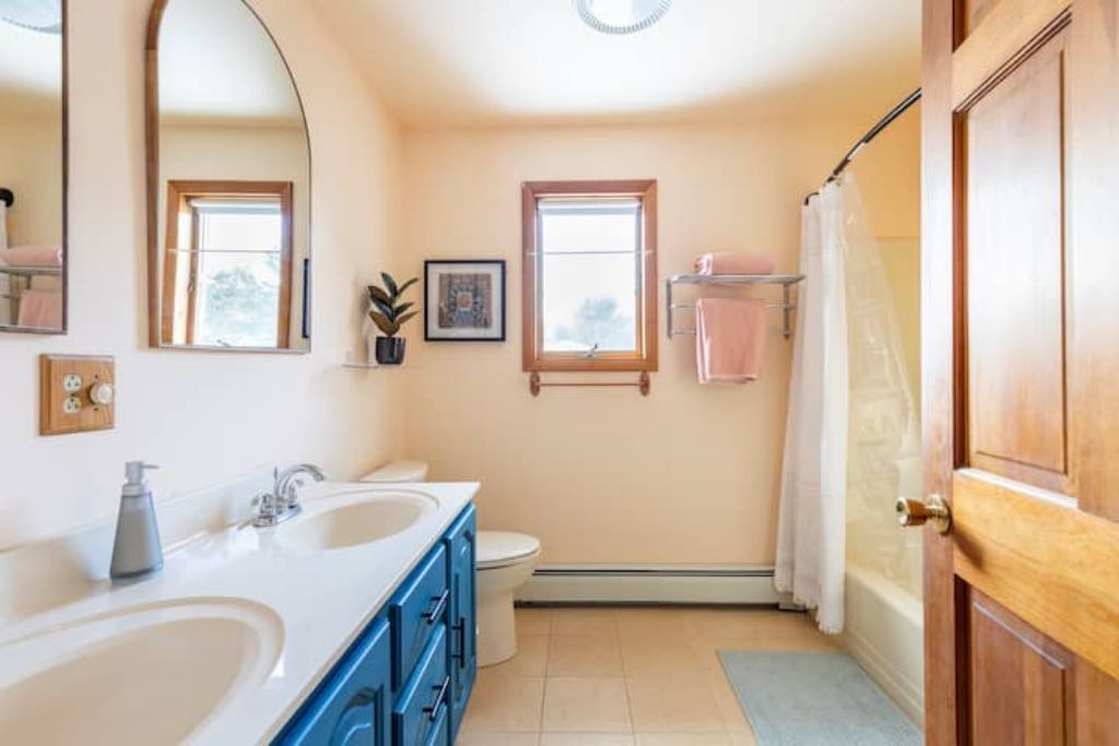 Photo of Bathroom in Jay