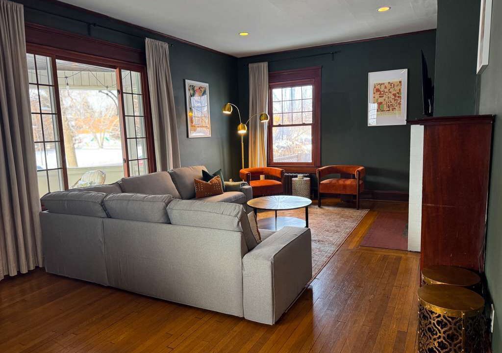 Photo of Livingroom in Whittier