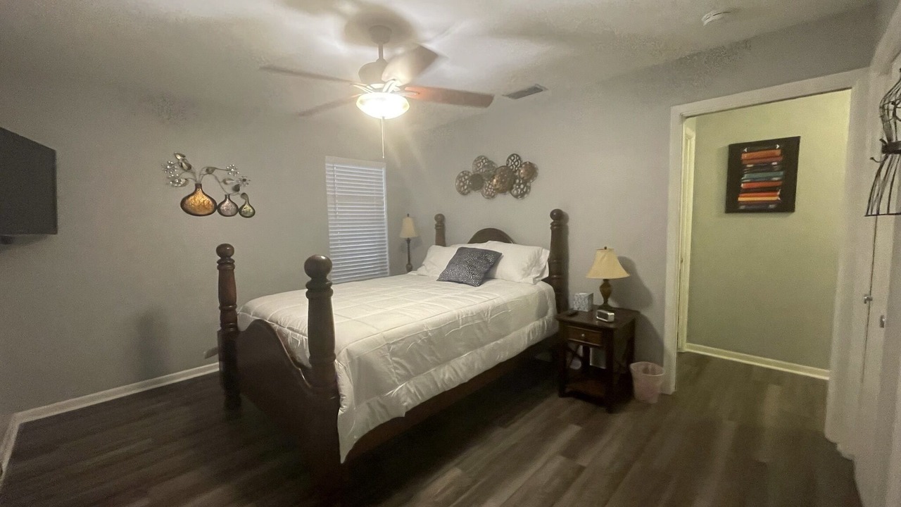Photo of Bedroom in South Side