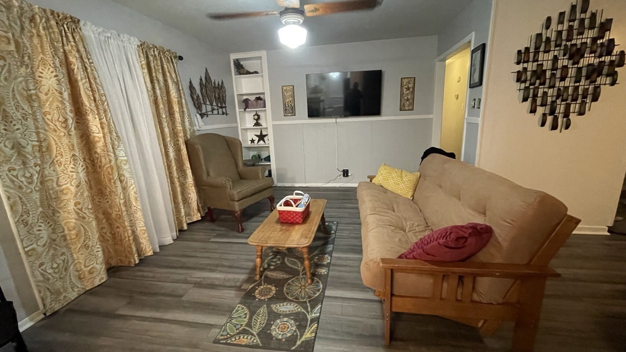 Photo of Livingroom in South Side