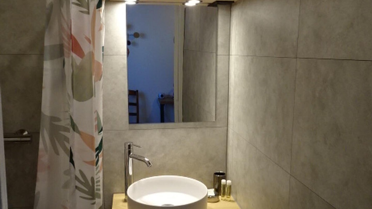 Photo of Bathroom in Venterol