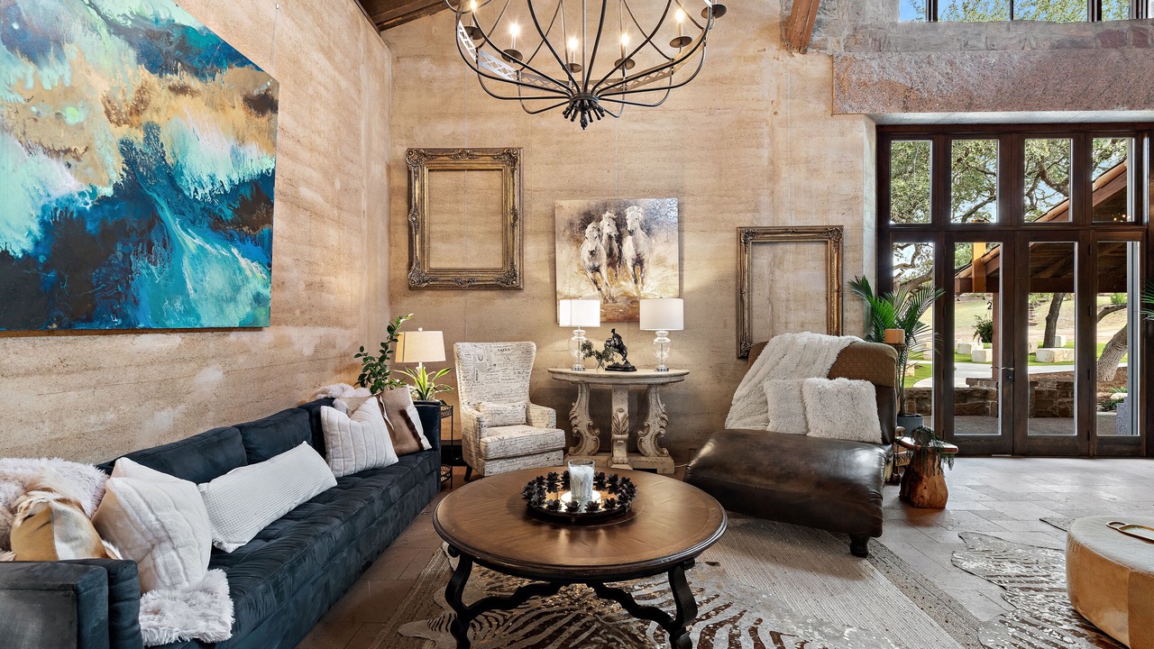 Photo of Livingroom in Spicewood