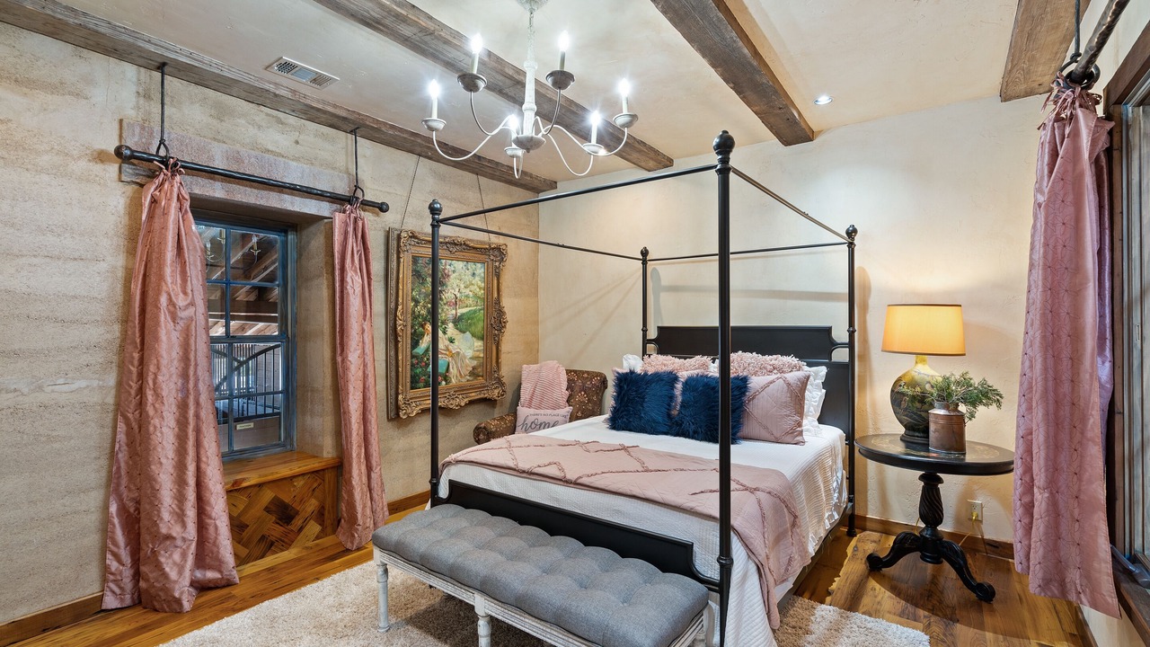 Photo of Bedroom in Spicewood