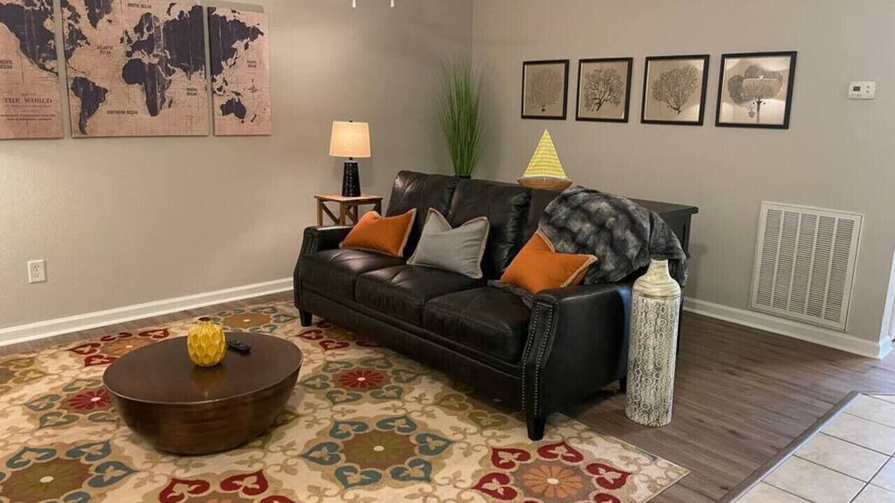 Photo of Livingroom in Western Branch North