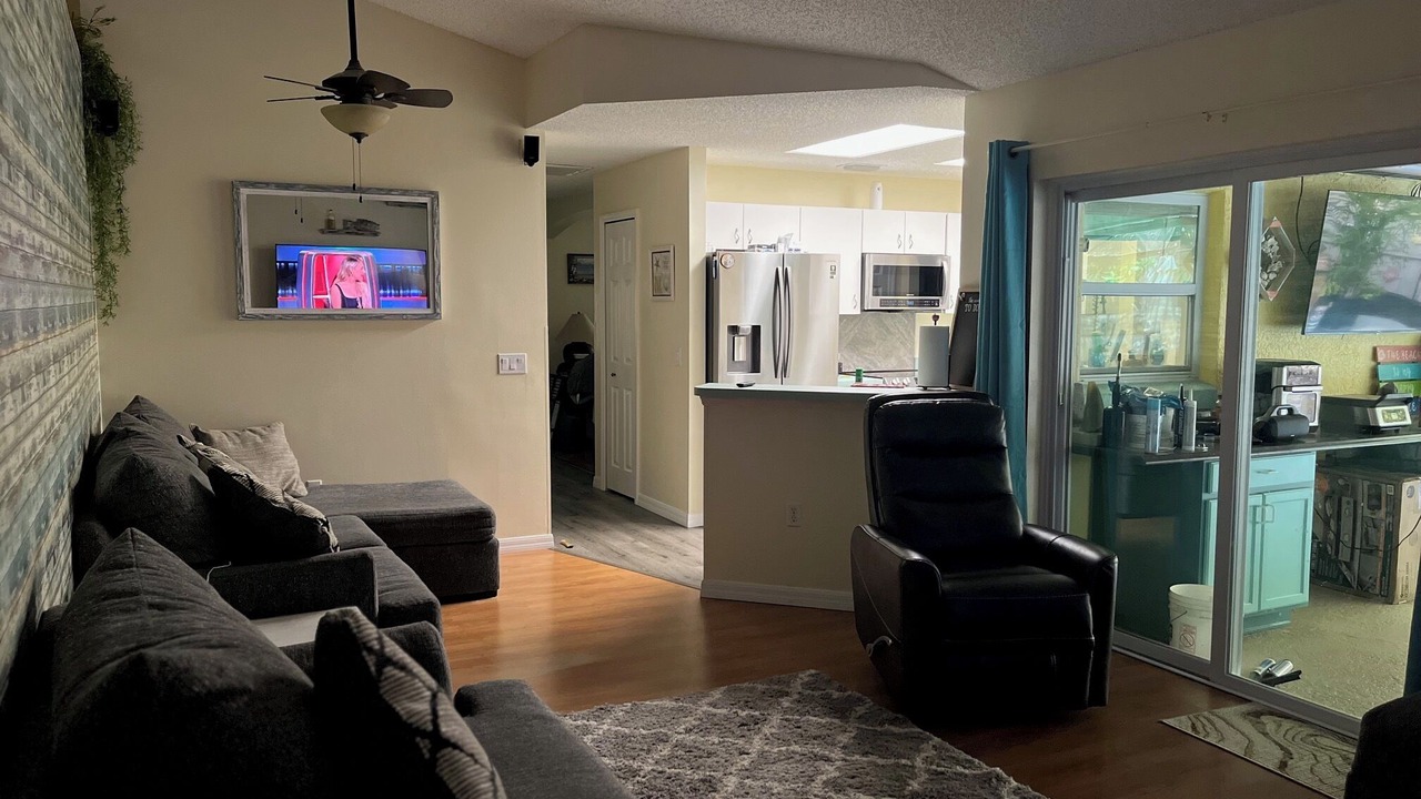 Photo of Livingroom in Port Saint John