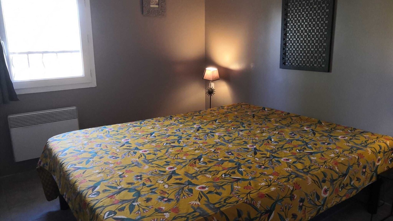 Photo of Bedroom in Pont-Saint-Esprit