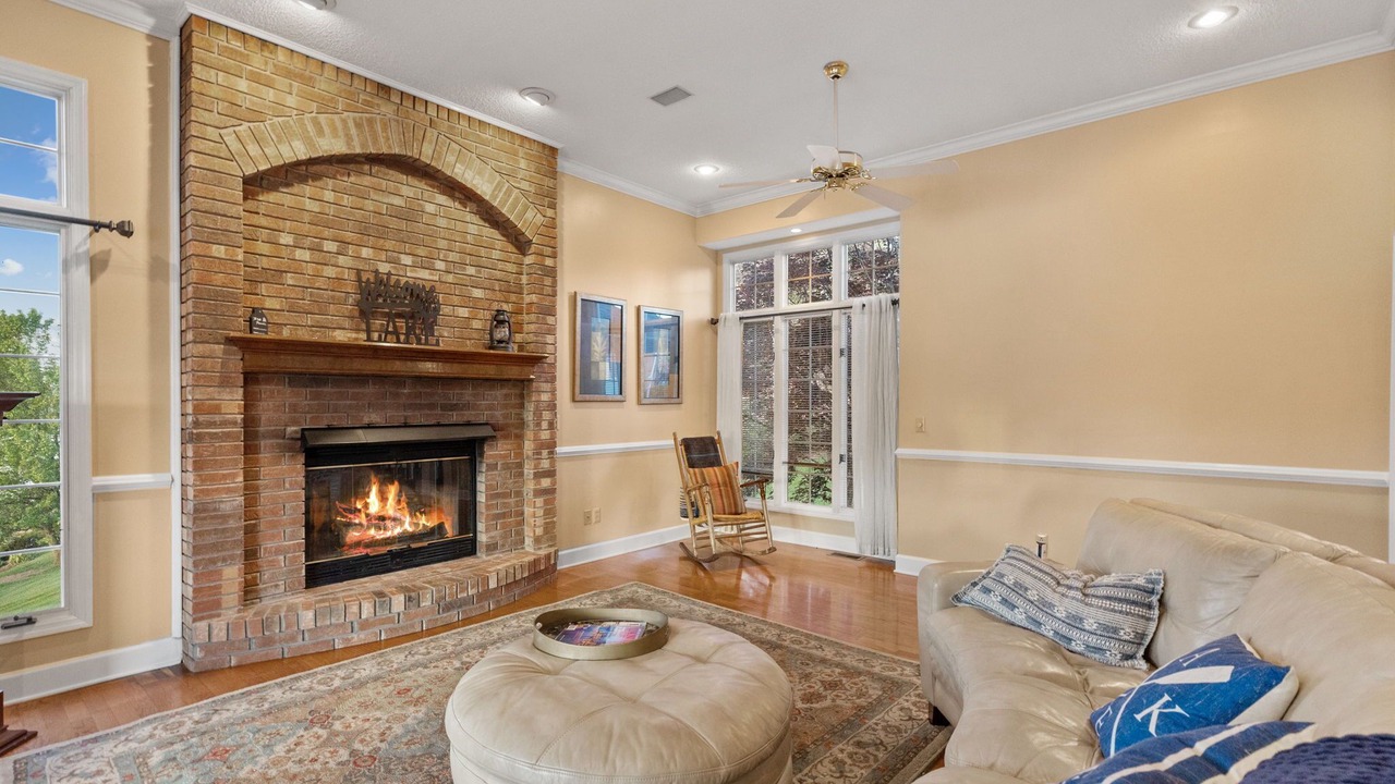 Photo of Livingroom in Piney Flats