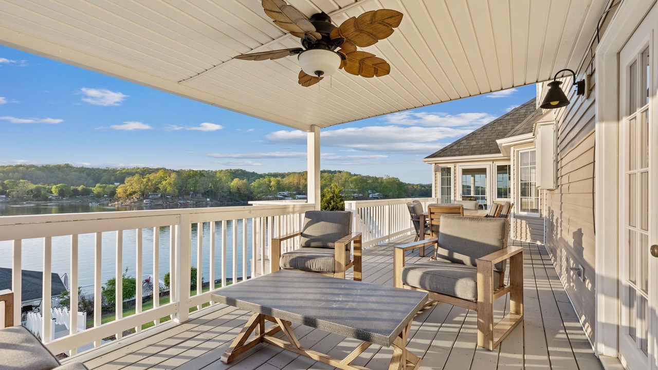 Photo of Patio Balcony in Piney Flats